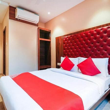 Oyo 70475 Hotel Sea Breeze Mumbai Luaran gambar