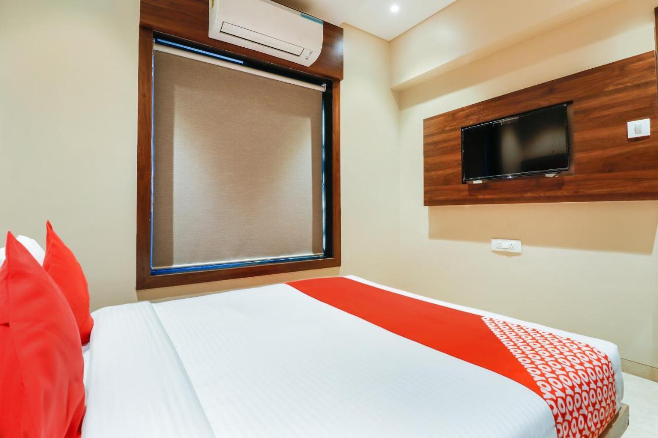 Oyo 70475 Hotel Sea Breeze Mumbai Luaran gambar